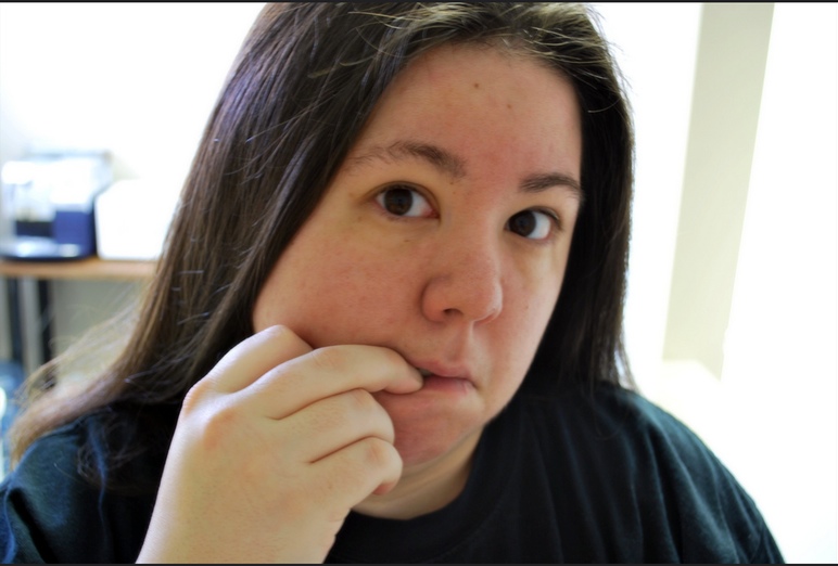 Если вы откусываете кожу вокруг ногтей, вам нужно остановиться. Вот почему.